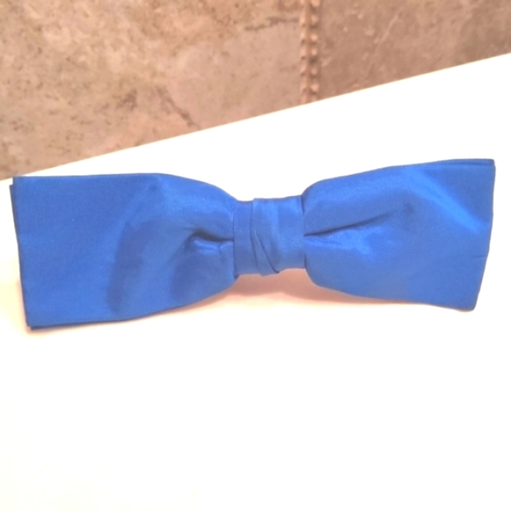 Ormand Clip On Bowtie Aqua Color Vintage